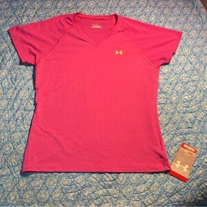 SALE 2/$20!! NWT Under Armour Heat Gear Athletic V neck tee shirt, hot pink,S